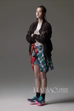 剪了短发才更有辨识度 水原希子8款LOOK盘点_6