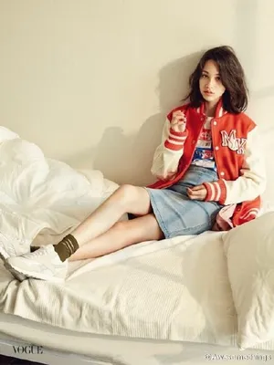 水原希子登上韩国版9月刊画报写真_2