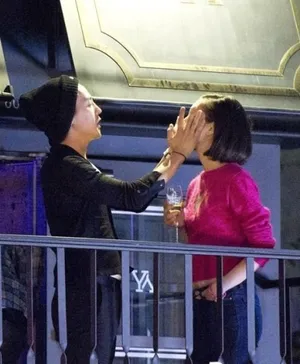 娇羞藏不住 权志龙水原希子热辣拥吻调情_3
