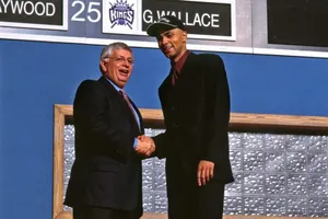 NBA名人堂“法国跑车”托尼·帕克球星图片_2
