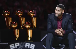 NBA名人堂“石佛”蒂姆·邓肯球星图片_3