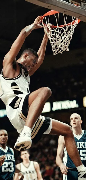 NBA名人堂“石佛”蒂姆·邓肯球星图片_12