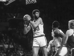 NBA名人堂“天勾”卡里姆·阿布杜尔-贾巴尔球星图片_6