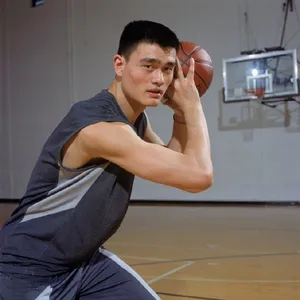 NBA名人堂“小巨人”姚明球星图片_6