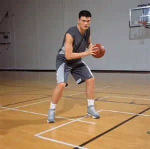 NBA名人堂“小巨人”姚明球星图片_9