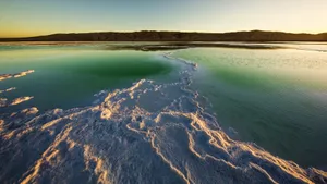 青海翡翠湖图片_6