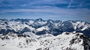 巍峨秀丽的雪山图片_3