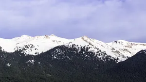 巍峨秀丽的雪山图片_5