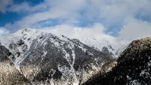 巍峨秀丽的雪山图片_9