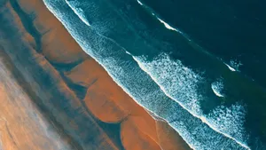 航拍美丽的海滩图片_7