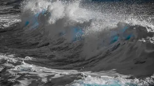 汹涌的海浪图片_4