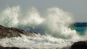 汹涌的海浪图片_5