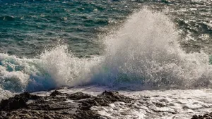 汹涌的海浪图片_8