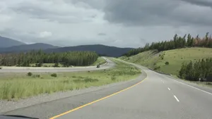 唯美公路风景图片_2