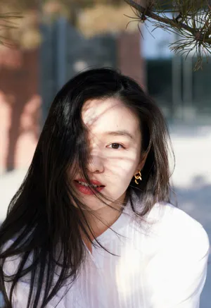 陈瑜春日温婉时尚写真图片_3