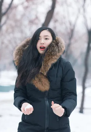 陈瑜时尚靓丽雪景写真图片_3