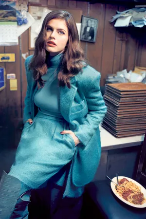 亚历珊德拉·达达里奥优雅性感写真图片_3