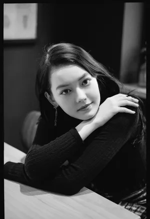 李诗颖轻盈灵动写真图片