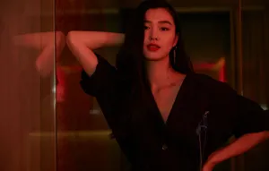 陈瑜妖娆性感活动照图片_3