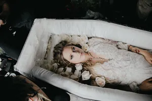 艾薇儿暗黑风新歌单曲mv剧照图片_2