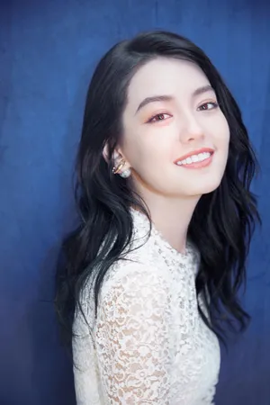 李诗颖性感纯白写真图片