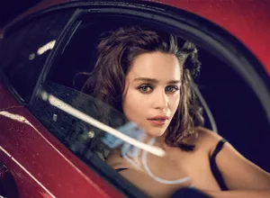 艾米莉亚·克拉克诱惑性感内衣写真图片_11