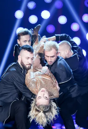 PolinaGagarina波琳娜性感舞台照图片_2