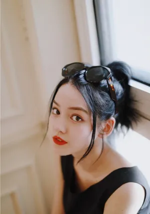 李诗颖性感优雅写真图片_5