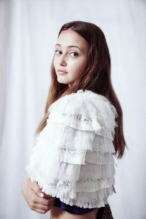 艾拉·彭内尔Ella Purnell时尚写真图片_1