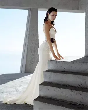 卡米拉·贝勒 Camilla Belle户外唯美写真图片_6