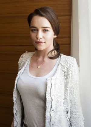 艾米莉亚·克拉克Emilia Clarke时尚性感图片_2