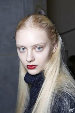 娜斯提娅·库萨齐纳 Nastya Kusakina 清纯小妮子图片_1