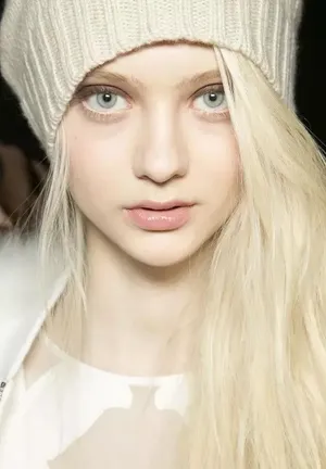 娜斯提娅·库萨齐纳 Nastya Kusakina 高贵性感图片_2