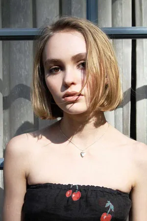 Lily Rose Depp莉莉 罗丝 德普时尚街拍图片_3