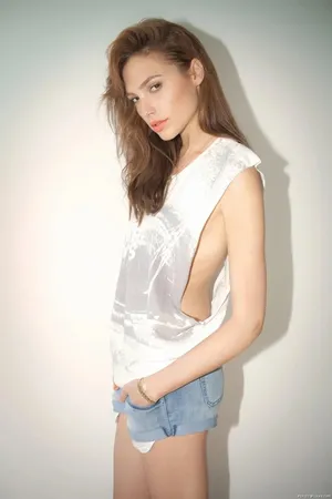 盖尔·加朵性感内衣写真图片_9