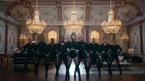 泰勒·斯威夫特最新单曲《Look What You Made Me Do》官方MV剧照_2