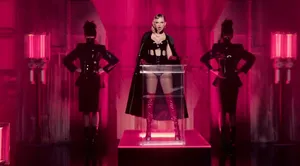 泰勒·斯威夫特最新单曲《Look What You Made Me Do》官方MV剧照_7
