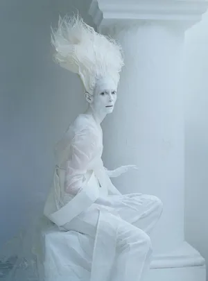 英国明星蒂尔达·斯文顿惊悚风格写真图片_2