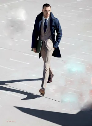 尼古拉斯·霍尔特魅力西装街拍写真高清图片第1张