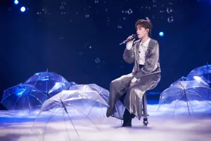 Sunnee杨芸晴长款外套时尚写真_9