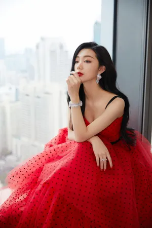 李紫婷复古红唇美艳写真图片_2