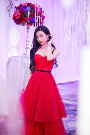 李紫婷复古红唇美艳写真图片_8
