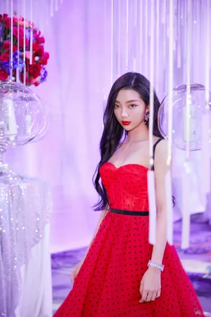 李紫婷复古红唇美艳写真图片_11