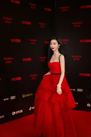 李紫婷复古红唇美艳写真图片_17