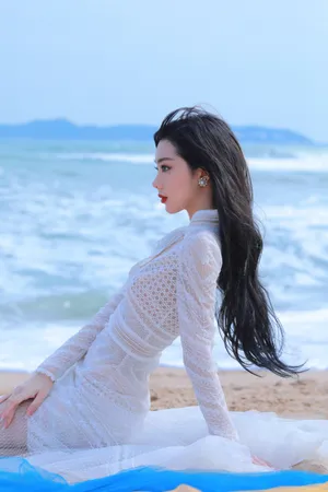李紫婷透明镂空裙性感写真图片_5