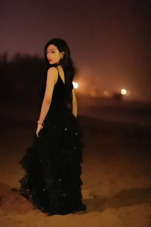 李紫婷黑裙性感高贵写真图片_8