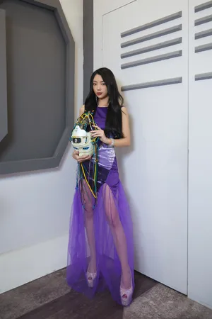 李紫婷紫裙性感靓丽写真图片_5