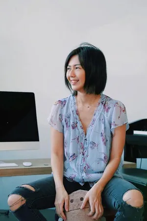 孙燕姿简约清新皮肤白嫩甜笑自拍图片_4