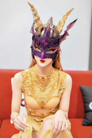 李紫婷铠甲少女性感舞台照图片_10