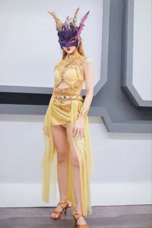 李紫婷铠甲少女性感舞台照图片_11